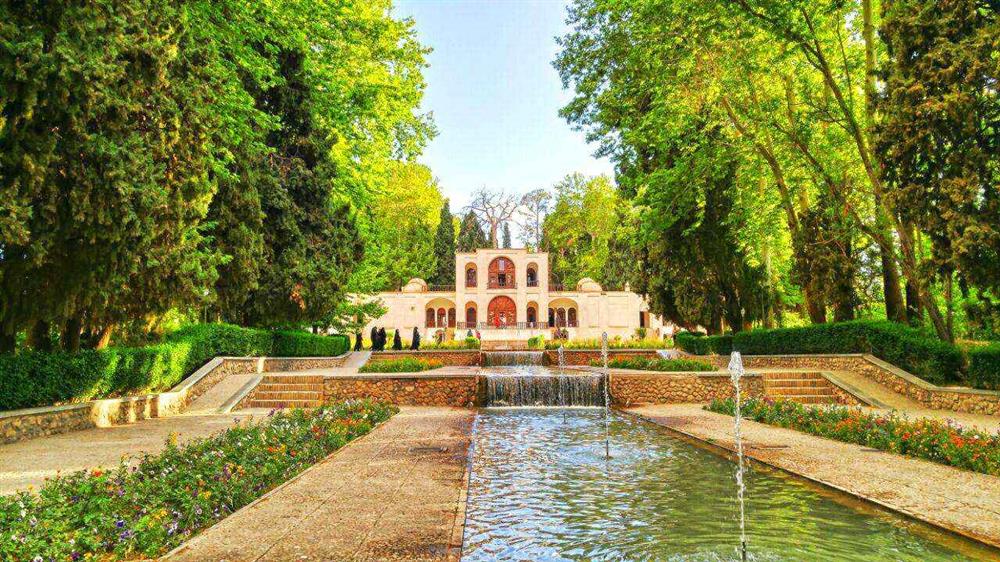 ایجاد فضای سبز در طراحی چهارباغی باغ های ایرانی